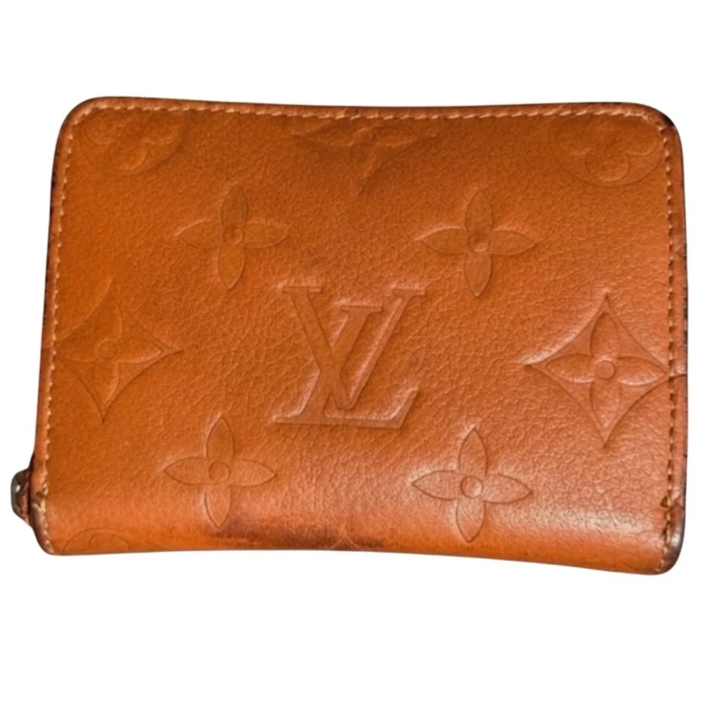 LOUIS VUITTON Zippy Wallet w/Box, Dust Bag, Gift Box, Tissue & w/Auth Cards. EUC